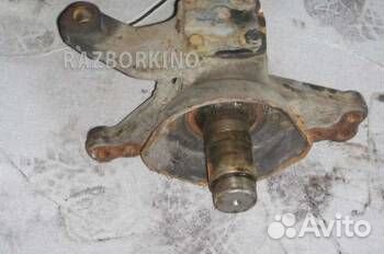 Кулак передний левый