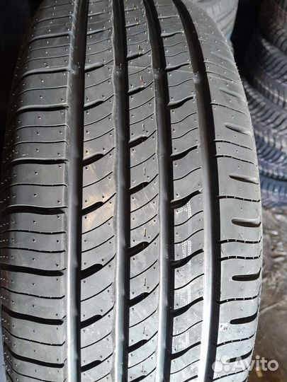 Roadstone N'Fera RU5 215/65 R16 98H