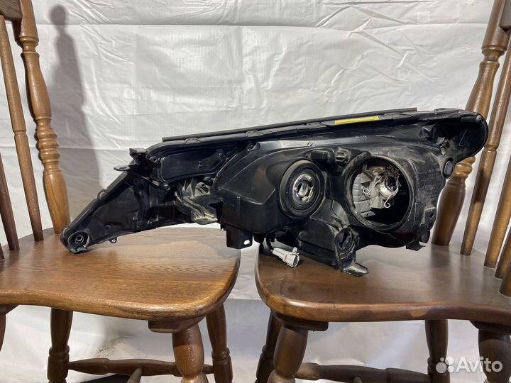 Фара правая Toyota Rav4 CA40 2012