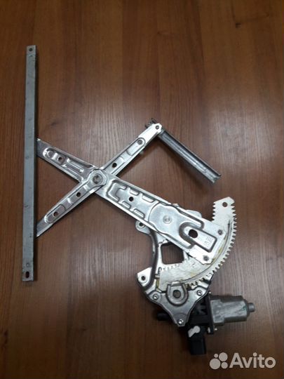 Электростеклоподъёмник Mitsubishi outlander