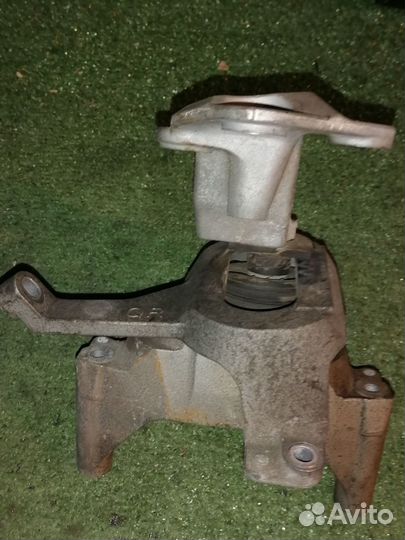 Опора двигателя (подушка двс) правая 11210JC20A Ni