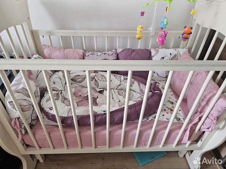 Бортики в кроватку, кокон,матрас на пелен. столик
