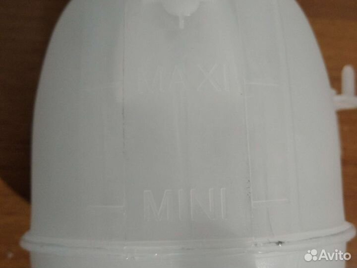 Расширительный бачок на Рено Логан 1, 2004-2014