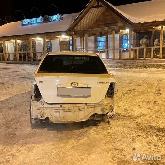 Toyota Corolla 1.5 AT, 2001, битый, 414 000 км