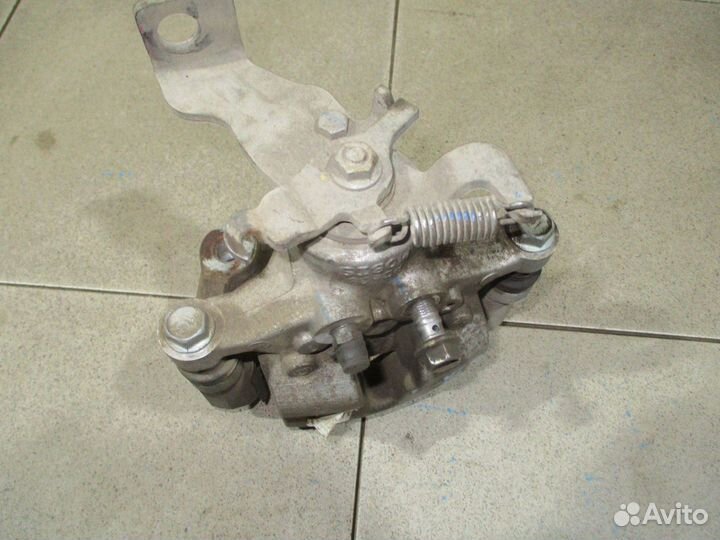 Суппорт задний левый Kia Ceed 3 (CD)