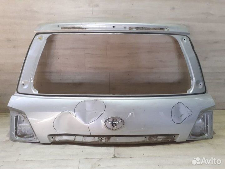 Крышка багажника Toyota
