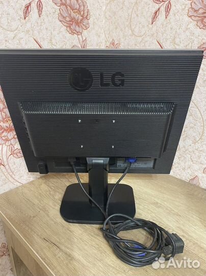 Монитор LG flatron L1918S