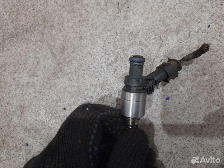 Топливная форсунка для 1.8 BZB CDA VW Passat B6