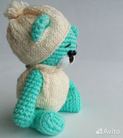 Вязаный мишка ручной работы