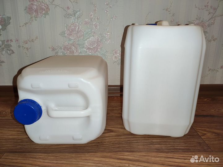 Канистра 10 литров пищевой пластик чистые