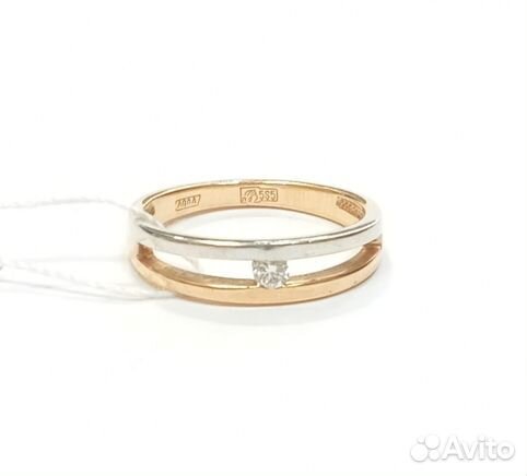 Кольцо с природным камнем Золото