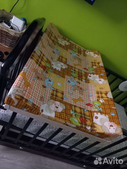 Пеленальная доска на кроватку