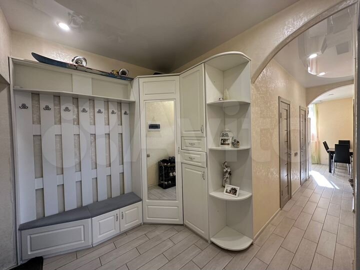 2-к. квартира, 61,8 м², 1/3 эт.