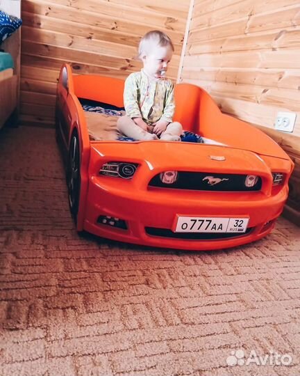 Кроватка машинка для малыша