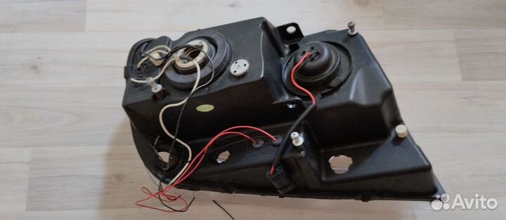 Фара левая на grand cherokee