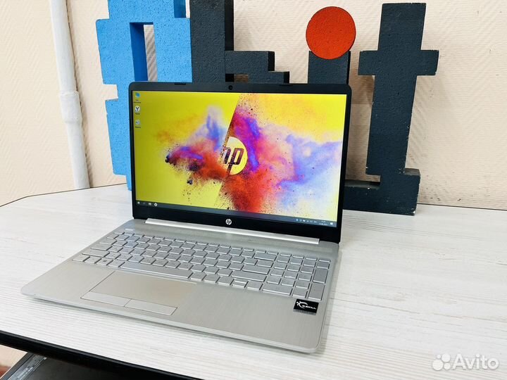 Мощный HP gold 8gb ddr4 IPS ssd256