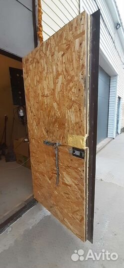 Ворота гаражные металлические новое Утеплённые