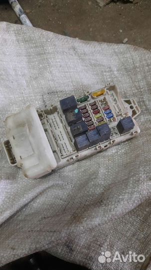 Блок предохранителей Mitsubishi Lancer 9