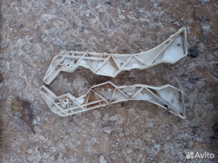 Mazda 6 GG кронштейн заднего бампера лев и прав