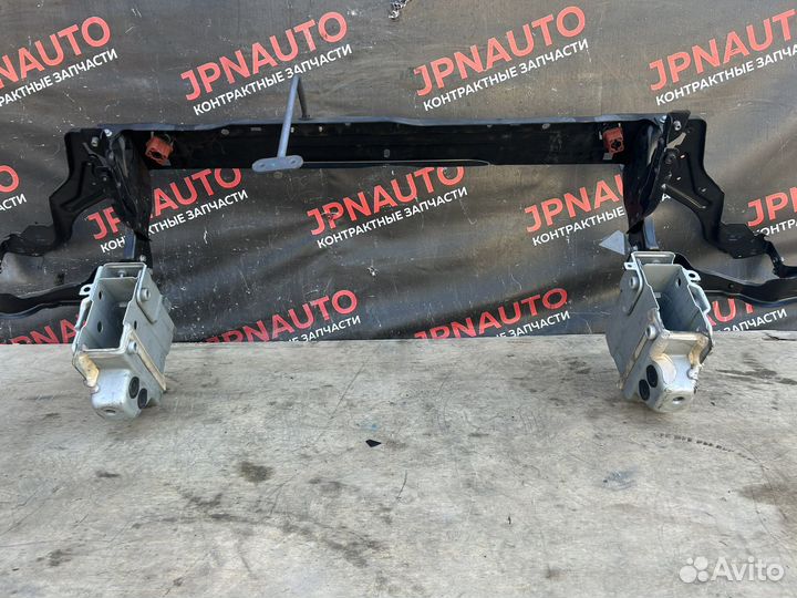 Рамка радиатров Mercedes W204