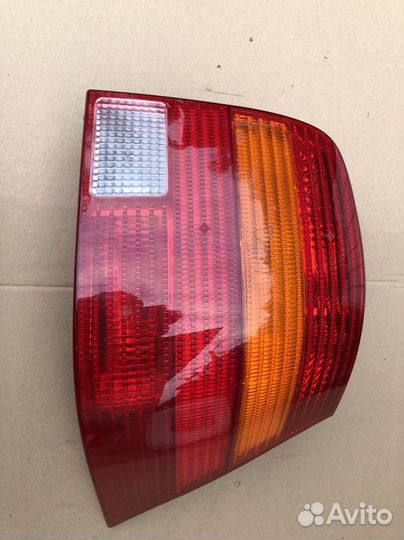 Фонарь задний правый; левый Фольксваген Гольф 4