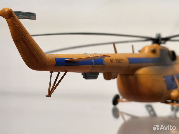 Модель вертолета ми-8 1/72 СССР