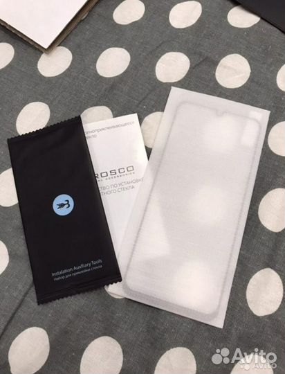 Стекло на телефон