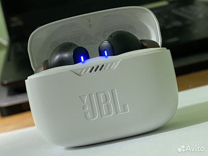Беспроводные наушники jbl tune 230 nc