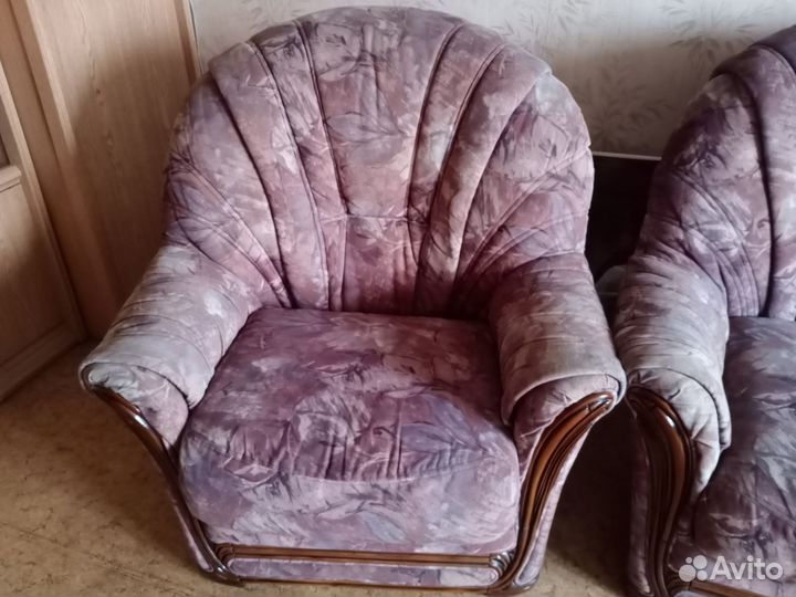 Диван и два кресла