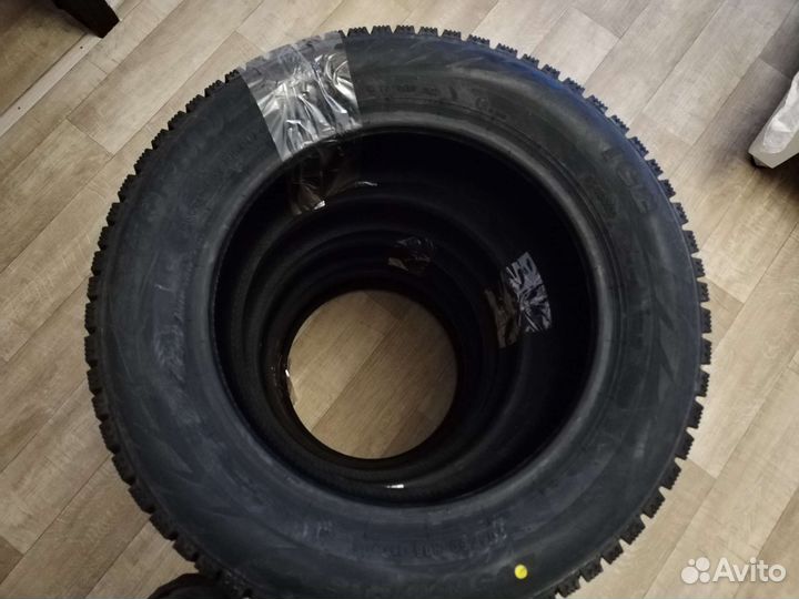 Pirelli Formula Ice 205/60 R16