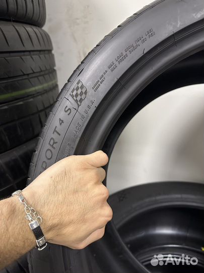 Michelin Pilot Sport 4 S 285/35 R20 и 275/35 R20