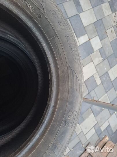 Goodyear EfficientGrip 215/60 R17