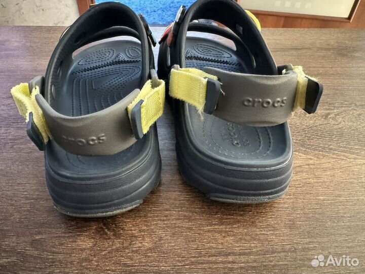 Сандали crocs