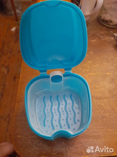 Контейнер для зубных протезов