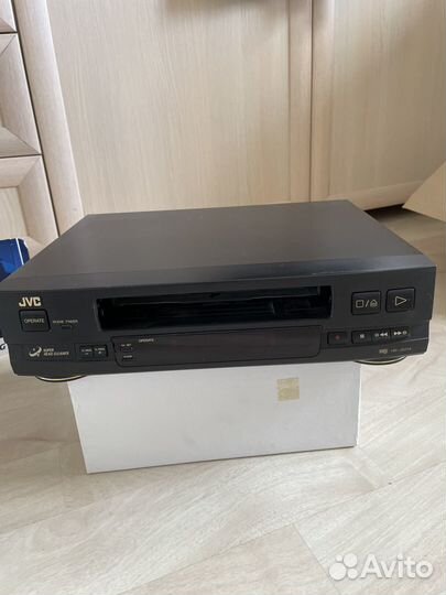 Видеомагнитофон jvc