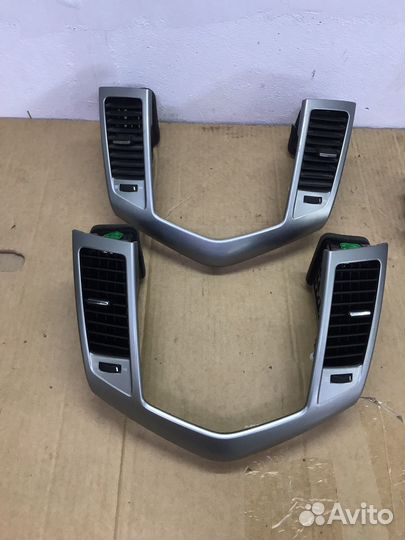 Chevrolet cruze до рест дефлектор центраный с рамк