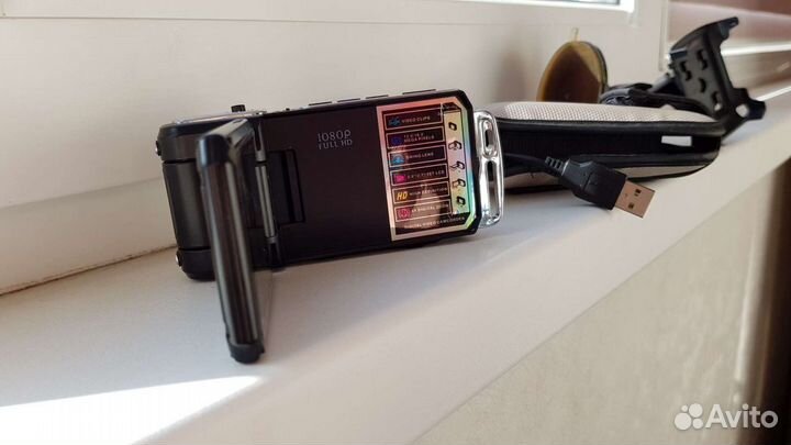 Продаю б/у видеорегистратор в отличном состоянии