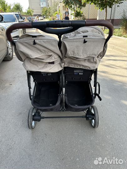 Прогулочная коляска для двойни или погодок