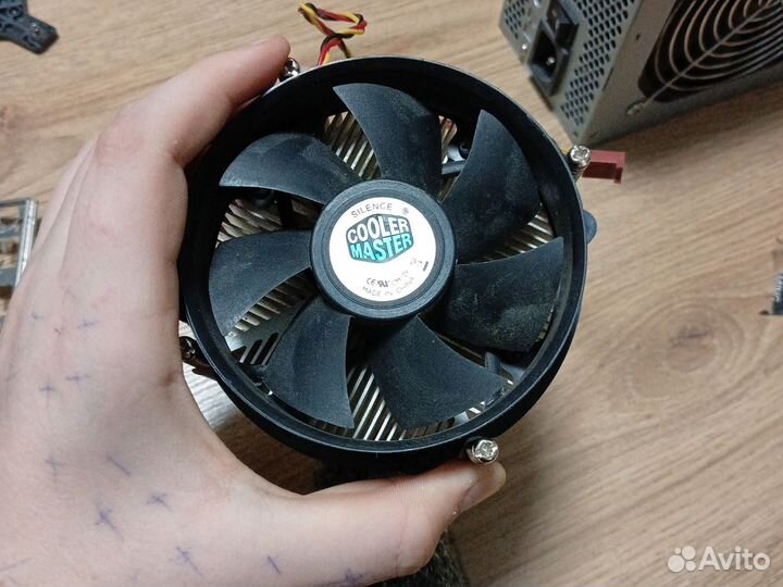 Материнская плата с процессором и памятью