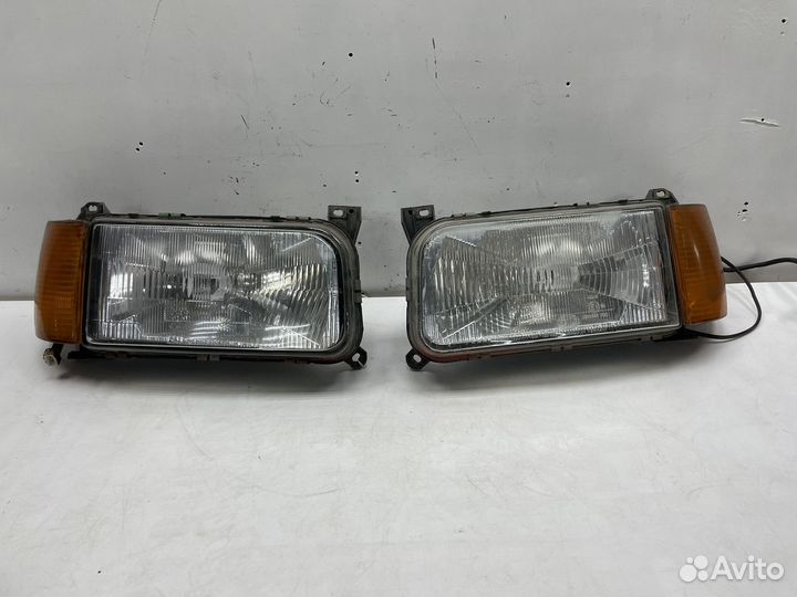 Фара правая/левая Volkswagen Passat B3