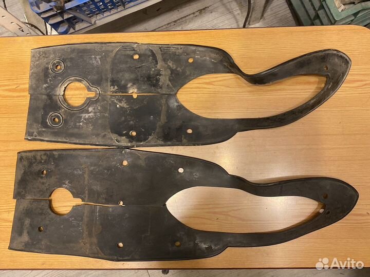 Резиновые уплотнители задних фонарей Газ 13 Чайка