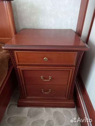 Тумба прикроватная массив