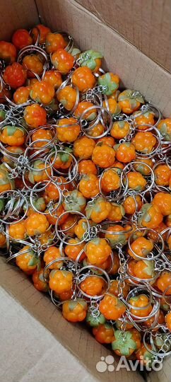 Брелок морошка, ручная работа