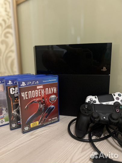 Sony PlayStation 4 FAT / PS Plus + 900 игр