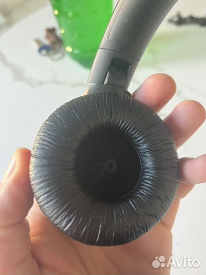 Продам наушники JBL