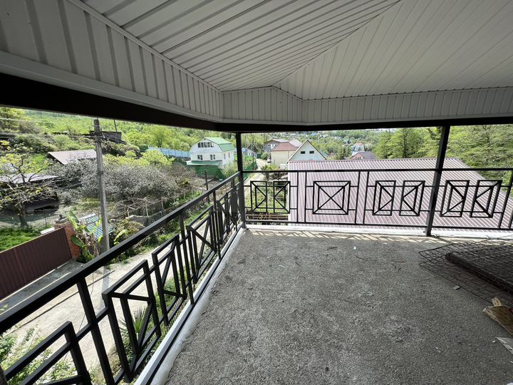 Дом 297,5 м² на участке 4,4 сот.