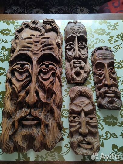 Статуэтки-маски из дерева