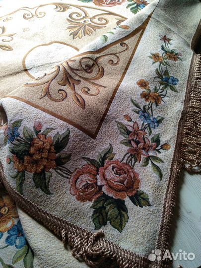 Новая скатерть из гобелена