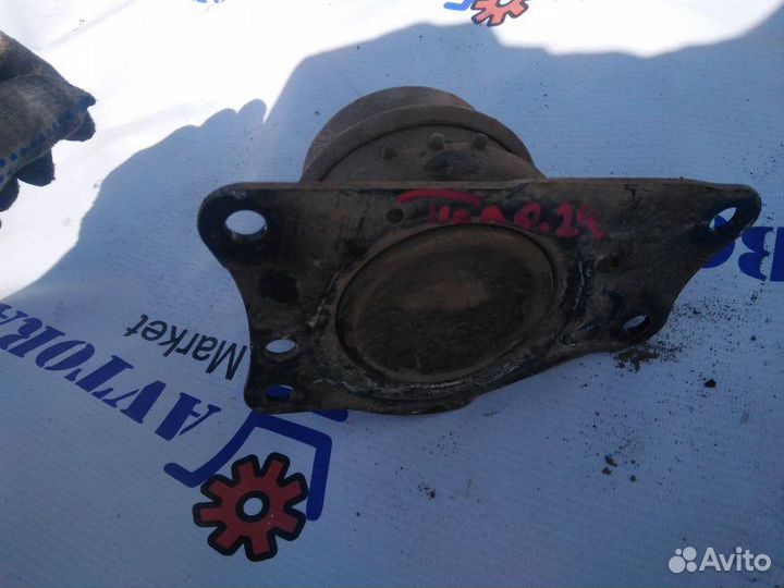 Опора двигателя передняя левая Volkswagen Polo