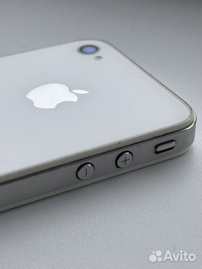 iPhone 4, 8 ГБ